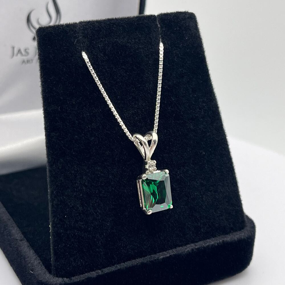 Beautiful 3ctw Emerald Cut Emerald Necklace
